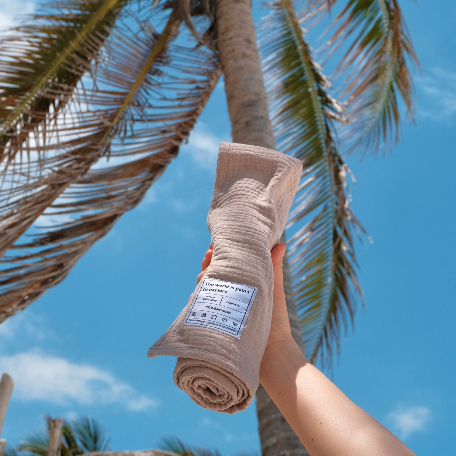 Handtuch für unterwegs in der Farbe Sandbeige von tripmate